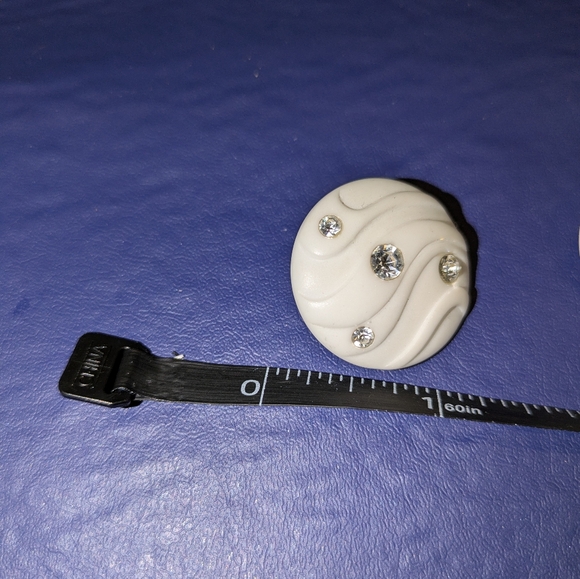 Vintage wavy circular with rhinestone earrings, used - Picture 2 of 8